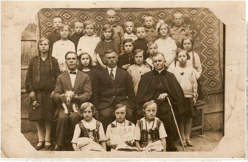 Krzczonów, lata -30 XX wieku; zdjęcie z kroniki szkolnej