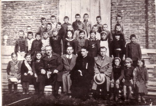 Krzczonów, lata -30 XX wieku; zdjęcie z kroniki szkolnej