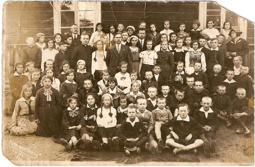 Krzczonów, lata -30 XX wieku; zdjęcie z kroniki szkolnej