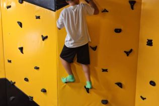 Dzień Chłopaka klas IV w Parku Trampolin