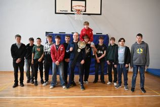 Uczniowie z Panem Konradem2