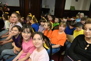Uczniowie klasy 4a i 4b Zespołu Szkolno-Przedszkolnego w Krzczonowie w Starostwie Powiatowym w Lublinie