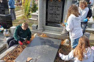 Śladami historii naszej szkoły &ndash; mogiła Leokadii Jasienowicz