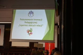 Tytuł slajdu prezentacji multimedialnej podsumowanie Innowacji pedagogicznej Supermoc dobrych relacji.