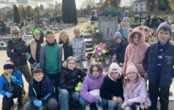 Więcej o: Klasa III a przy grobie Izabeli Tysowskiej