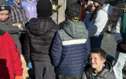 Więcej o: Uczniowie klasy III b przy grobie księdza Stefana Zdzichowskiego